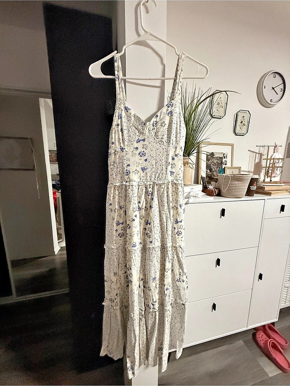 KIRIOUS Floral Midi Dress in White & Blue Size Small